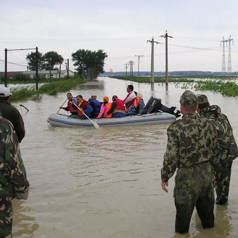 Hidrologii au emis cod portocaliu pe două râuri din Mehedinţi