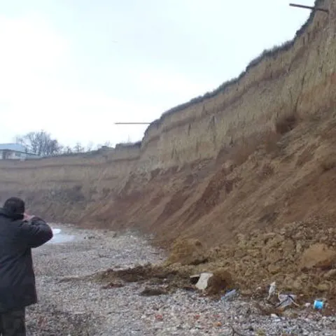 Plajele din sud dispar, administratorii se ceartă