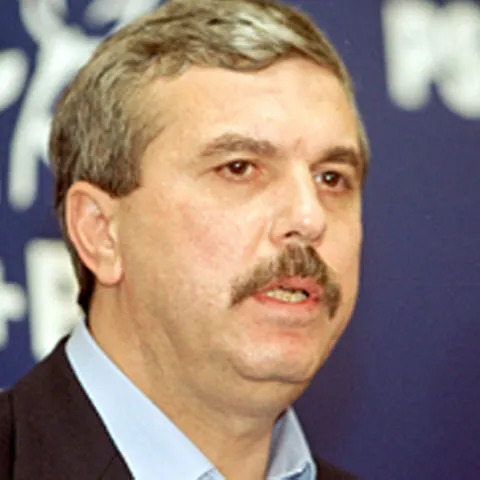 Dan Nica: Dificultăţile de realizare a bugetului au fost cauzate de datoriile fostului guvern