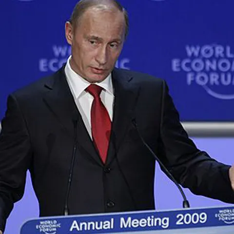 Putin: militarizarea nu e o soluţie pentru criză