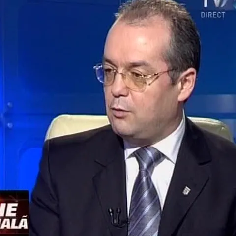 Emil Boc: Miniştrii care nu reduc costul de personal, să-şi caute de lucru 