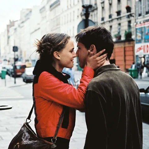 Ofertele agenţiilor de turism pentru Ziua Îndrăgostiţilor: Cină romantică la Paris, Veneţia sau Mamaia