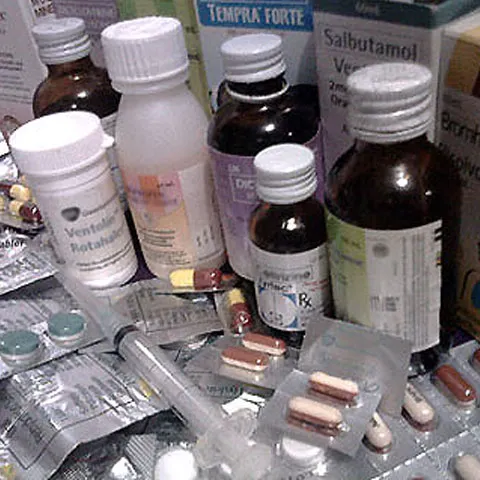 Medicamentele compensate s-au scumpit de marţi cu 10%