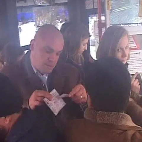 Controlorii din transportul public ieşean vor da amenzi la normă pentru a-şi primi salariul întreg