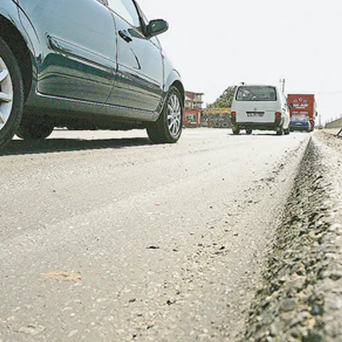 Un bărbat din Deva a scăpat cu viaţă după ce a căzut de la înălţimea de 30 de metri