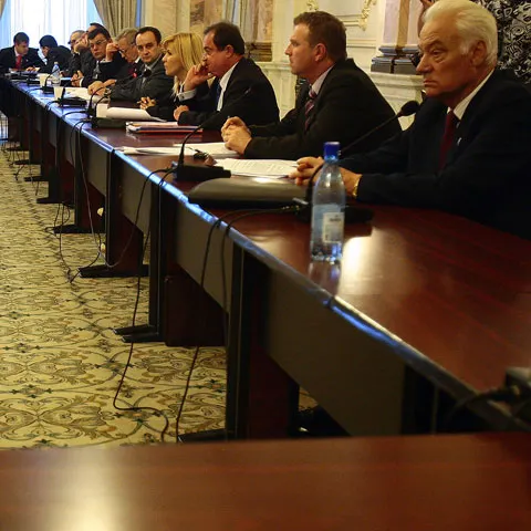 Dan Vasiliu: Numirea lui Dan Nica în dubla funcţie ţine de atribuţiile preşedintelui, nu de Guvern