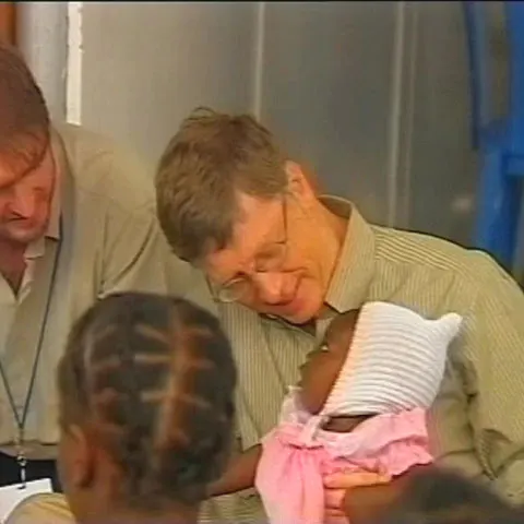 Bill Gates a dat drumul unor ţânţari, la o conferinţă despre tehnologie 