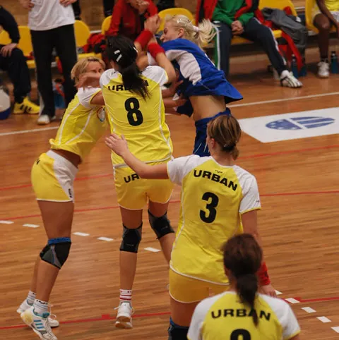 Handbal: Feherep Alcoa-Rulmentul Braşov 33-33, în prima manşă a optimilor de finală din Cupa EHF