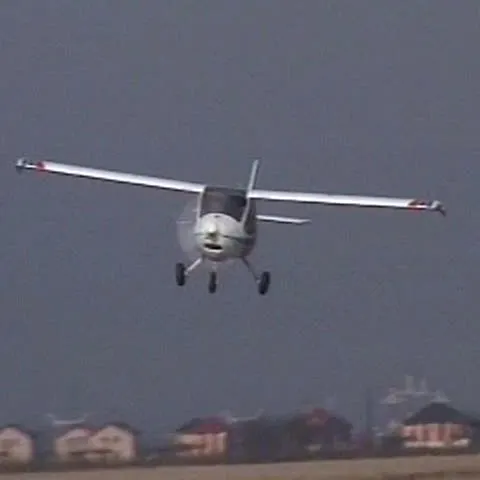 Un tânăr i-a dăruit iubitei lui, de Valentine's Day, un zbor cu avionul 