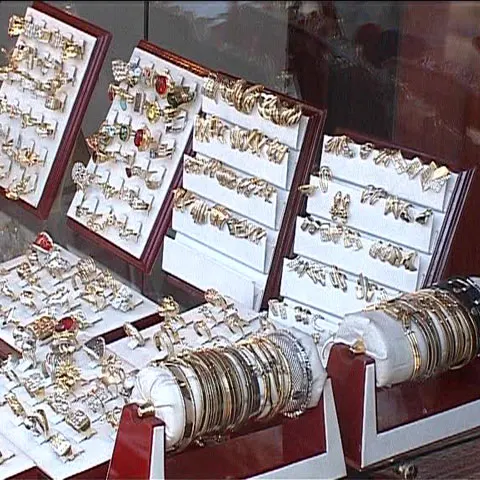 Casele de amanet şi-au dublat încasările în ultimele luni
