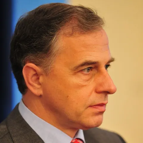 PSD nu va recomanda deputaţilor cum să voteze în cazul dosarelor lui Năstase, spune Geoană