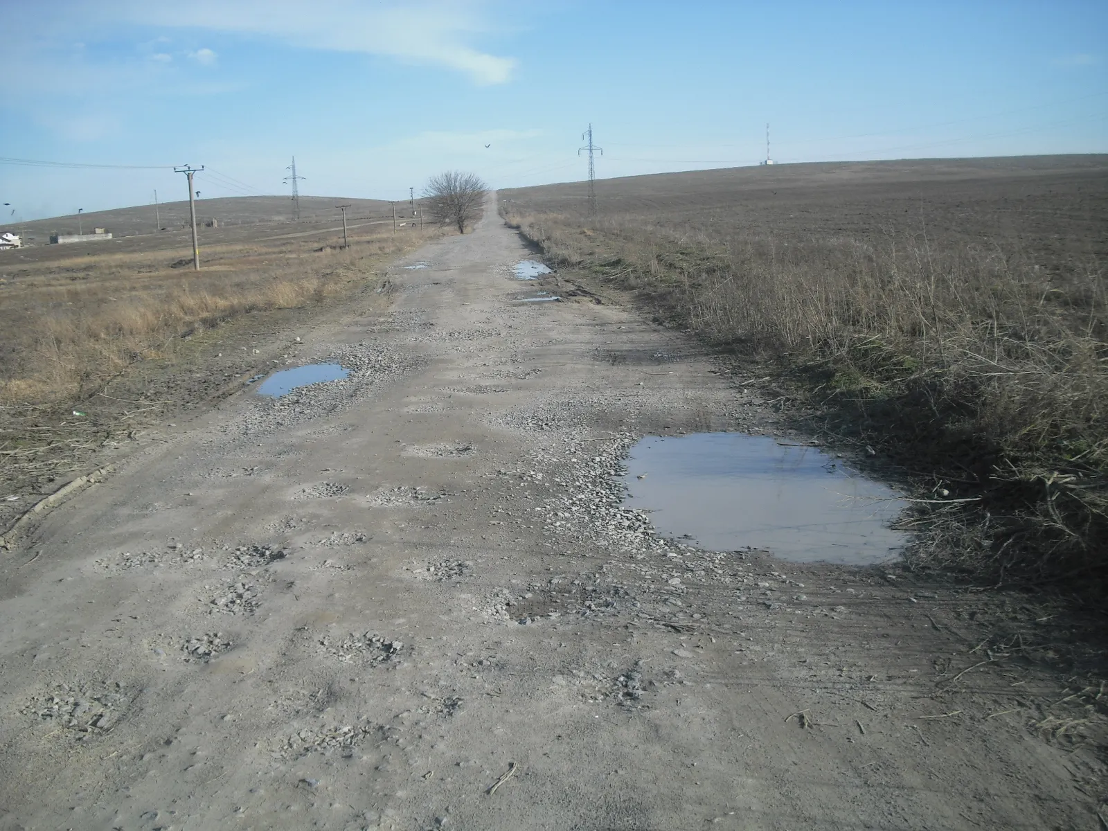 Drumul care leagă comuna Murighiol de satul Dunăvăţul de Jos