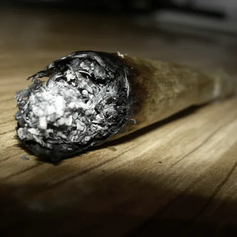 Marijuana poate creşte riscul de cancer testicular