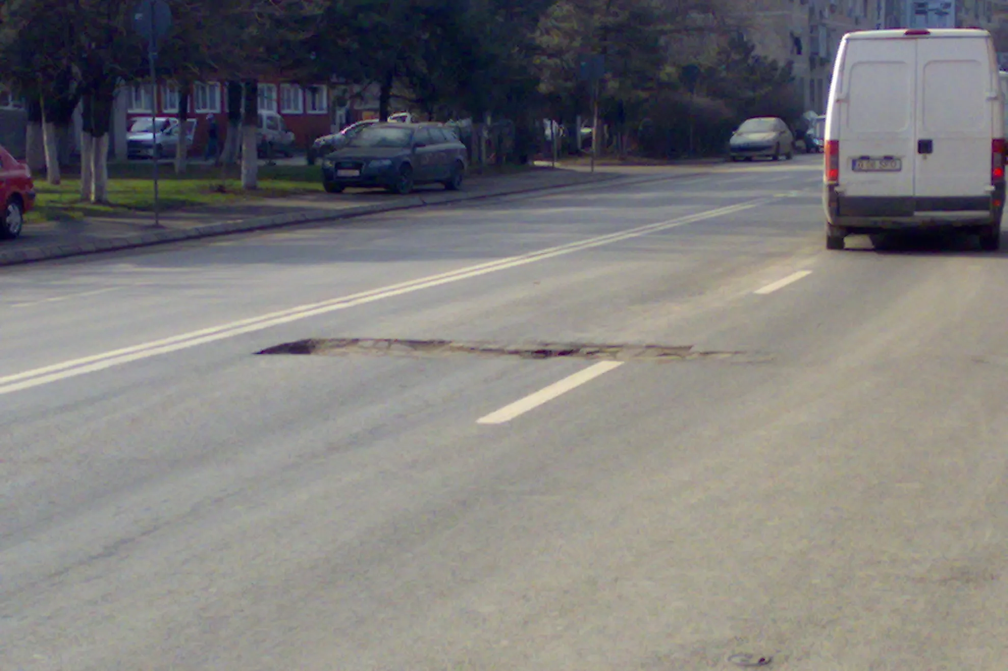 Crater pe strada Jiului din București