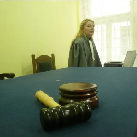 Raportul CE pe justiţie critică regresele din România, potrivit presei străine