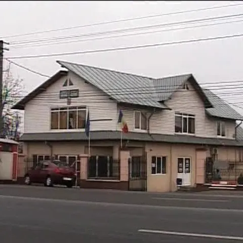  Primăria din Bărăcăneşti are sediul într-o clădire închiriată