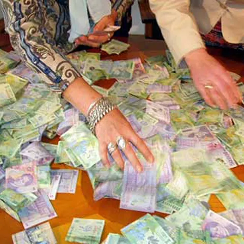 Taxele locale la terenuri, clădiri şi mijloace de transport se măresc cu aproape un sfert