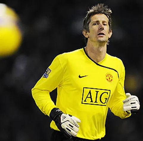 Topul goolkeeper-ilor care au păstrat poarta intactă cel mai mult timp! Van der Sar, doar pe 11