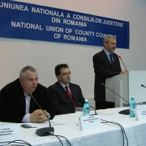 Baronii locali pesedişti ameninţă Guvernul ca să-i ia banii