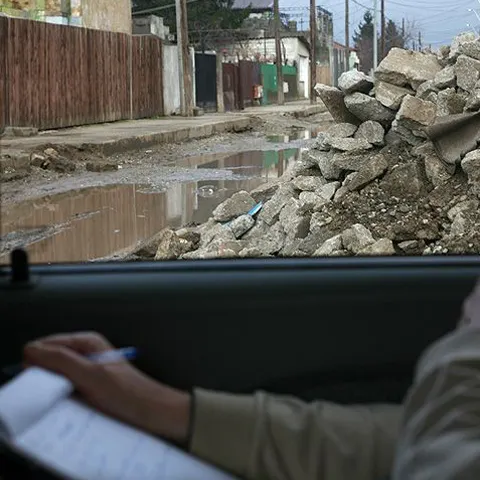 Securitatea lui Oprescu a început să se plictisească de gurile de canal