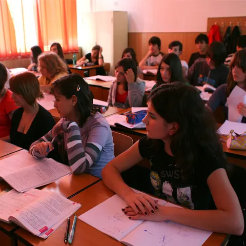 Băsescu a declarat în Covasna că a discutat cu ministrul Educaţiei problema predării limbii române