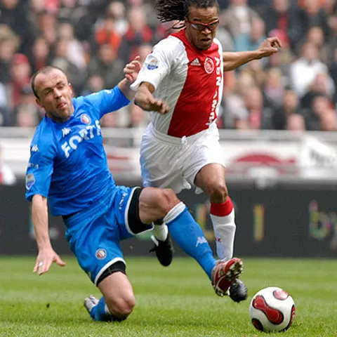 Poliţia a reţinut 22 de suporteri înaintea derby-ului dintre Ajax şi Feyenoord, scor 2-0