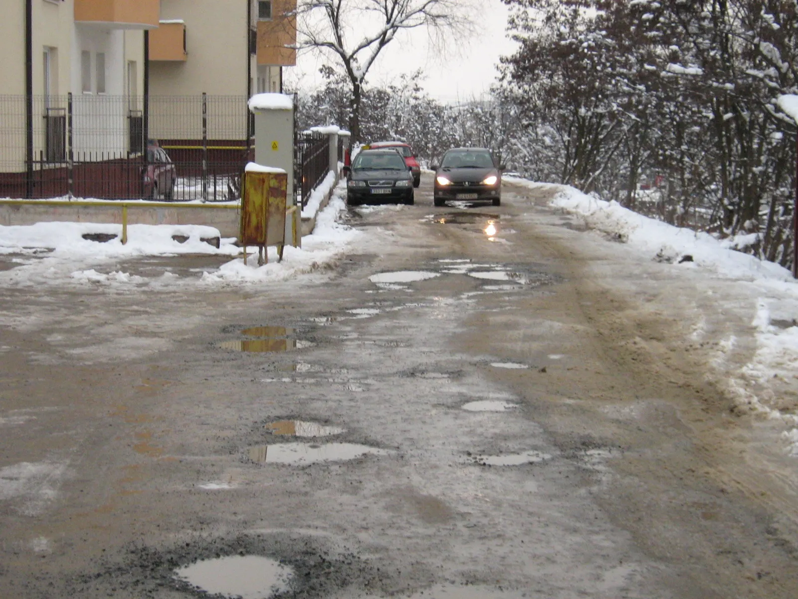 Stradă distrusă în Cluj Napoca