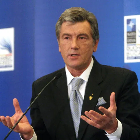 Războiul "portocaliilor" trece graniţa