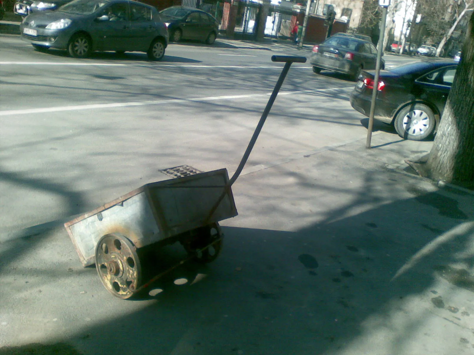 Sistem de alarmă pentru cărucioare