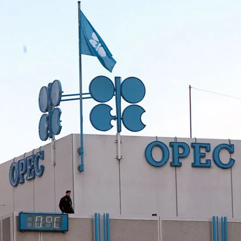 Rusia este gata să stocheze ţiţei ca să ajute OPEC în susţinerea preţului petrolului
