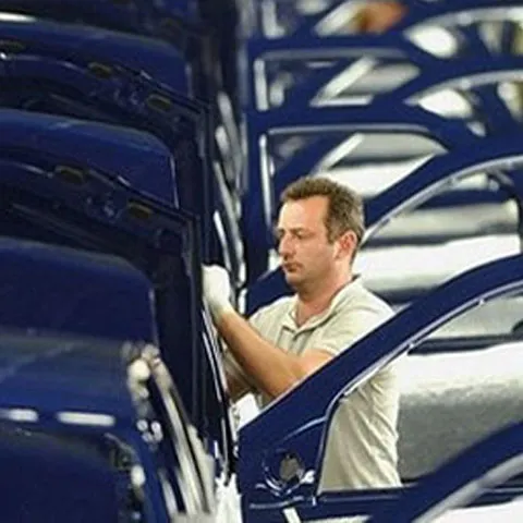 Aproape 2.000 de muncitori din Timiş vor fi disponibilizaţi până la sfârşitul lunii martie