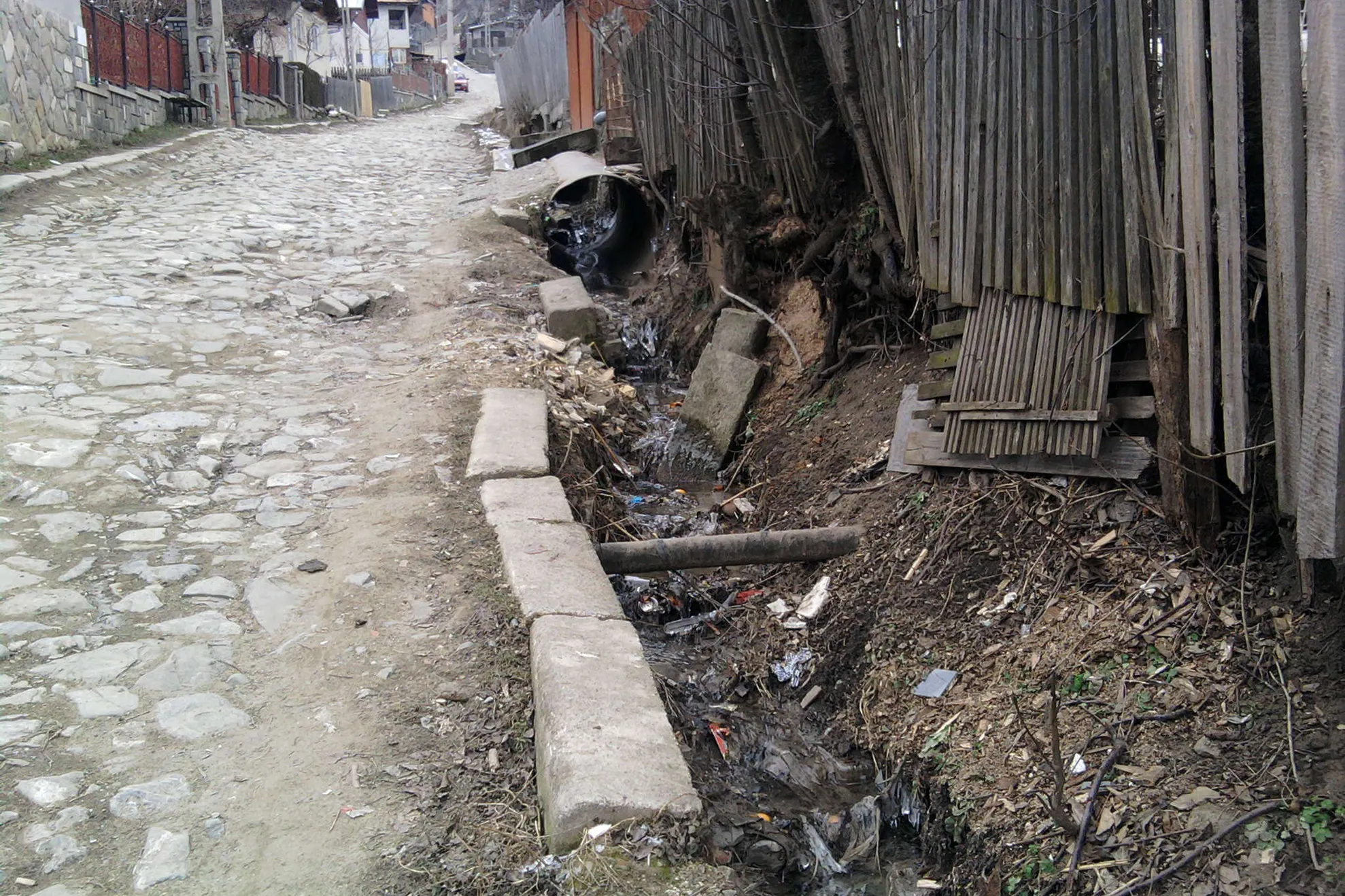 Calvarul localnicilor, strada Bătrâioarei din Comarnic
