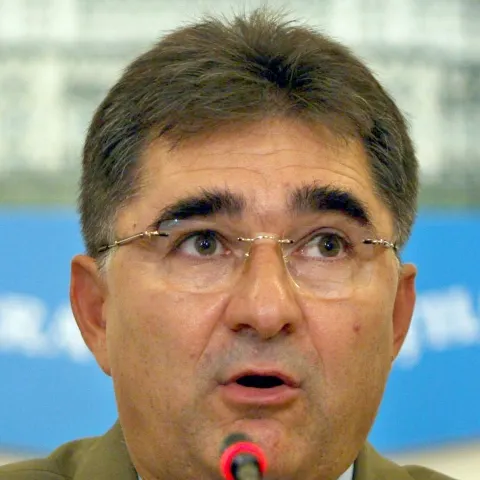 Senatorul PNL Ioan Ghişe nu renunţă la Legea privind ştirile pozitive, în ciuda deciziei CCR