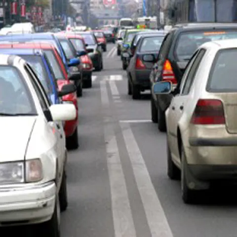 Reducerea taxei auto nu e suficientă pentru a ajuta industria auto, potrivit APIA