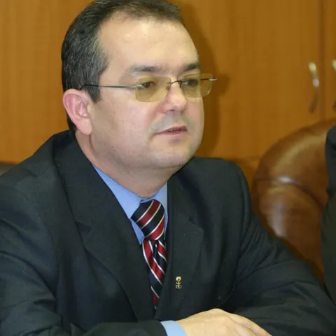 Efectul "Gardianul": Jurământul de credinţă faţă de Boc, anulat