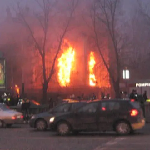 Un incendiu a izbucnit vineri dimineaţă la o casă de lângă Guvern 
