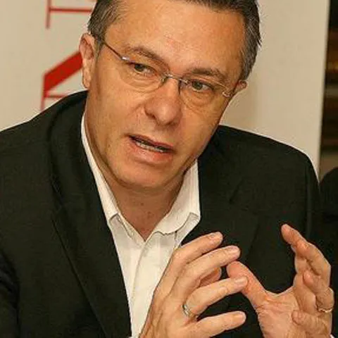Cristian Diaconescu: România nu doreşte să reprimească cetăţenii români suspectaţi de infracţiuni în Italia