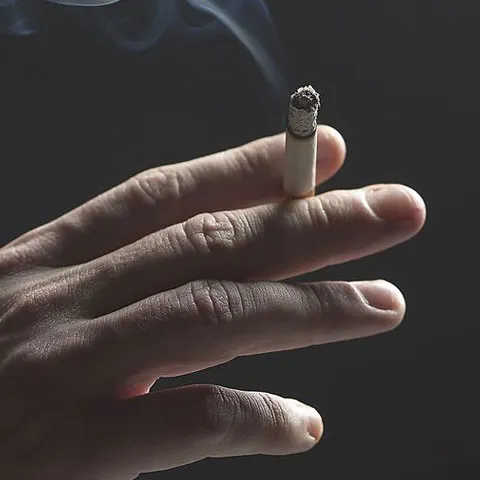 Adolescenţii fumători au un risc crescut pentru scleroză multiplă
