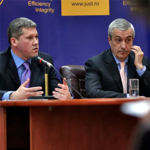 Tăriceanu susţine că Predoiu i-a spus că va demisiona după adoptarea Codurilor din Justiţie