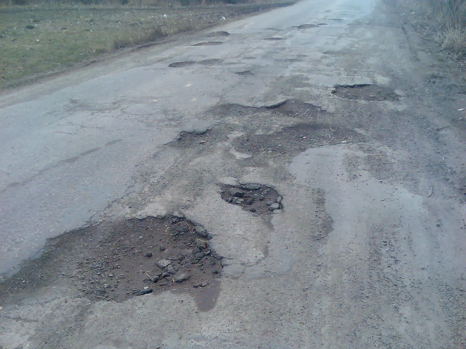Strada Mareşal din Vaslui, gropi peste gropi