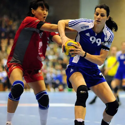 Handbal: Încă o victorie pentru Oltchim în Liga Campionilor
