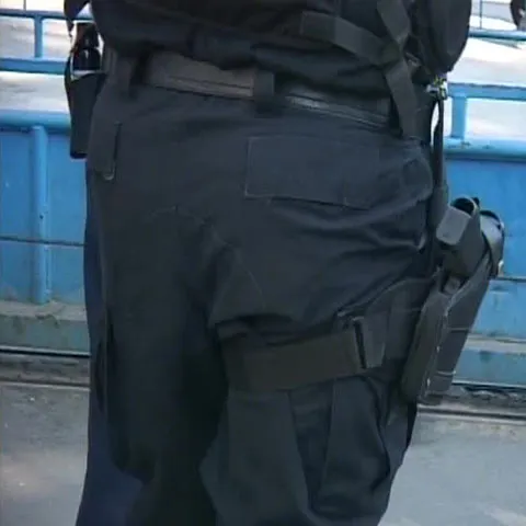 În România numărul bodyguarzilor este de două ori mai mare decât cel al poliţiştilor