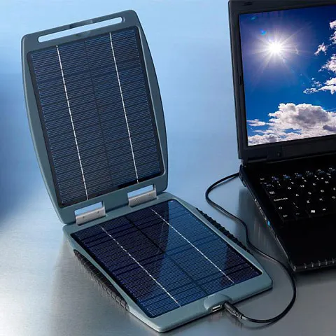 Vodca ecologică şi încărcătorul solar pentru laptop, la salonul de invenţii Green Expo