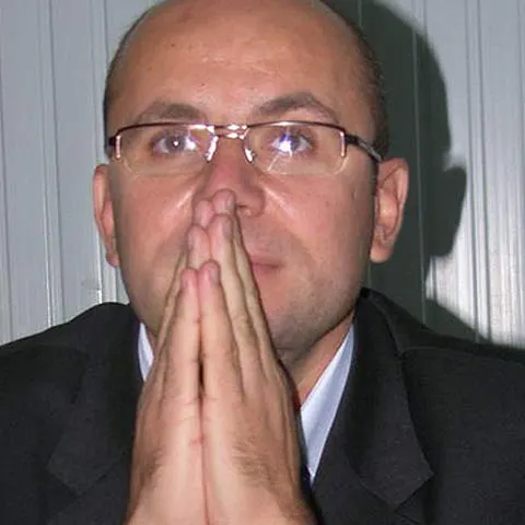 Cozmin Guşă a câştigat definitiv procesul cu Poşta Română