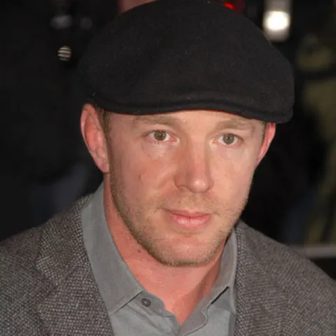 Sherlock Holmes - homosexual în noul film al lui Guy Ritchie