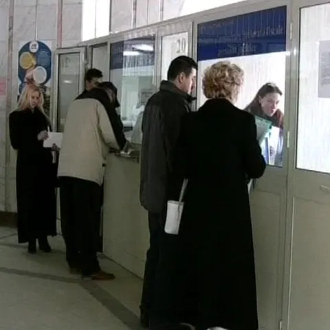 25.000 de funcţionari publici au organizat o grevă de avertisment de două ore