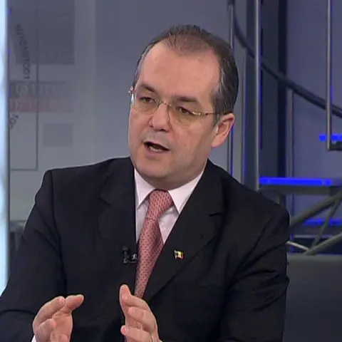 Legea care interzice cumulul pensiei cu salariu, trimisă în Parlament