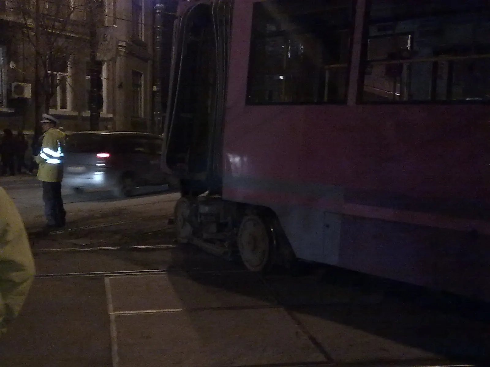 Tramvai oprit în ntersecţie