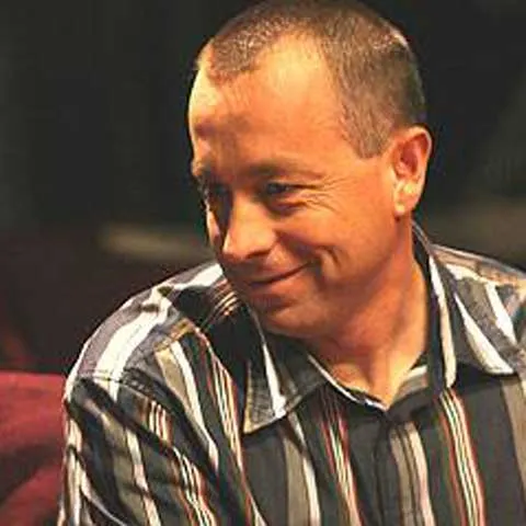Cătălin Tolontan: Tricoul vişiniu