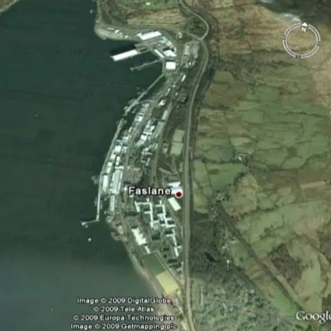 O bază militară nucleară britanică este vizibilă cu Google Earth